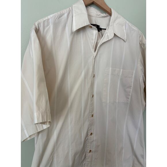 IKE Short Sleeve Button Down Shirt Large - Picture 3 of 5